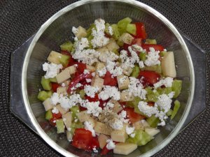 turos_sajtos_csirkes_salata