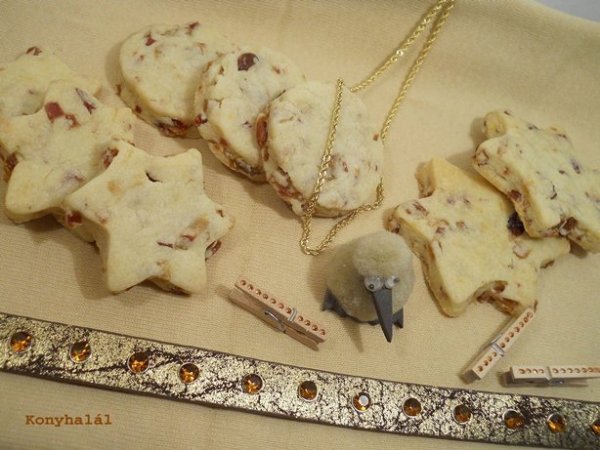 Morvai_Linda_aszalt gyümölcsös keksz