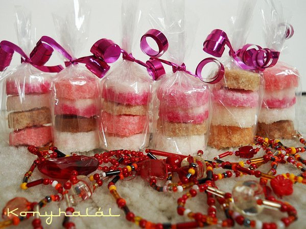 Morvai_Linda_színes kockacukor